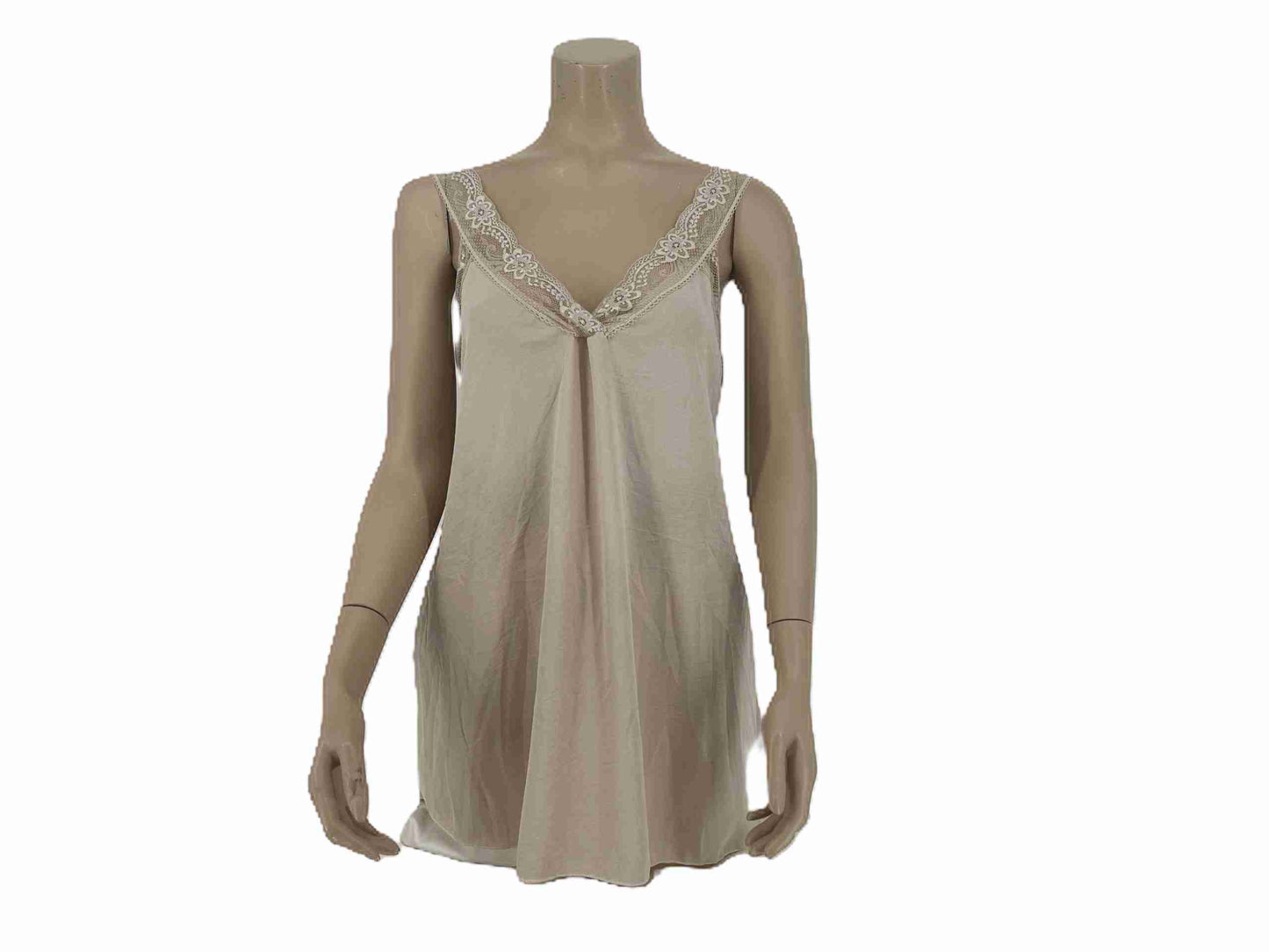 basic top met kant beige