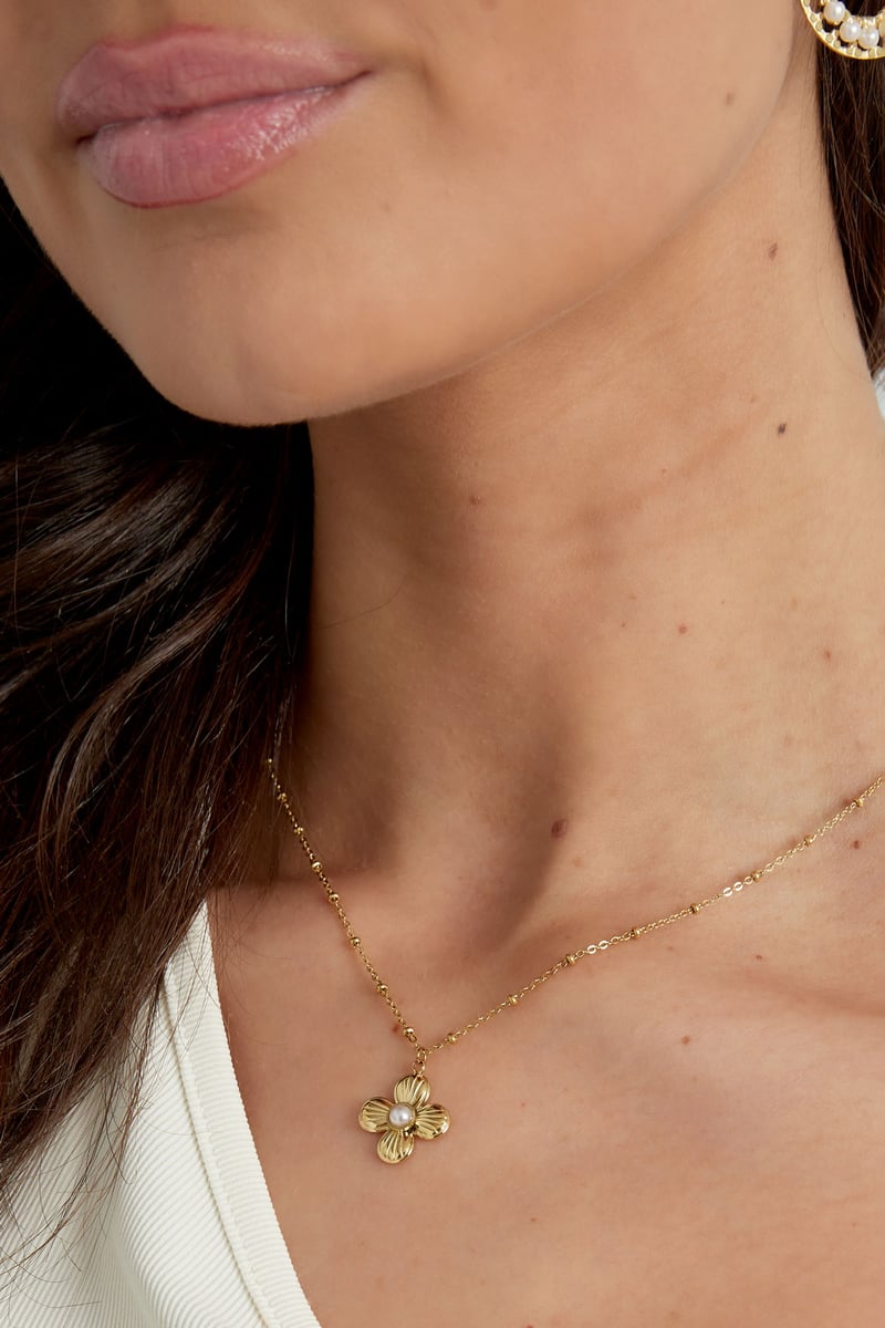 bloemen ketting met parel
