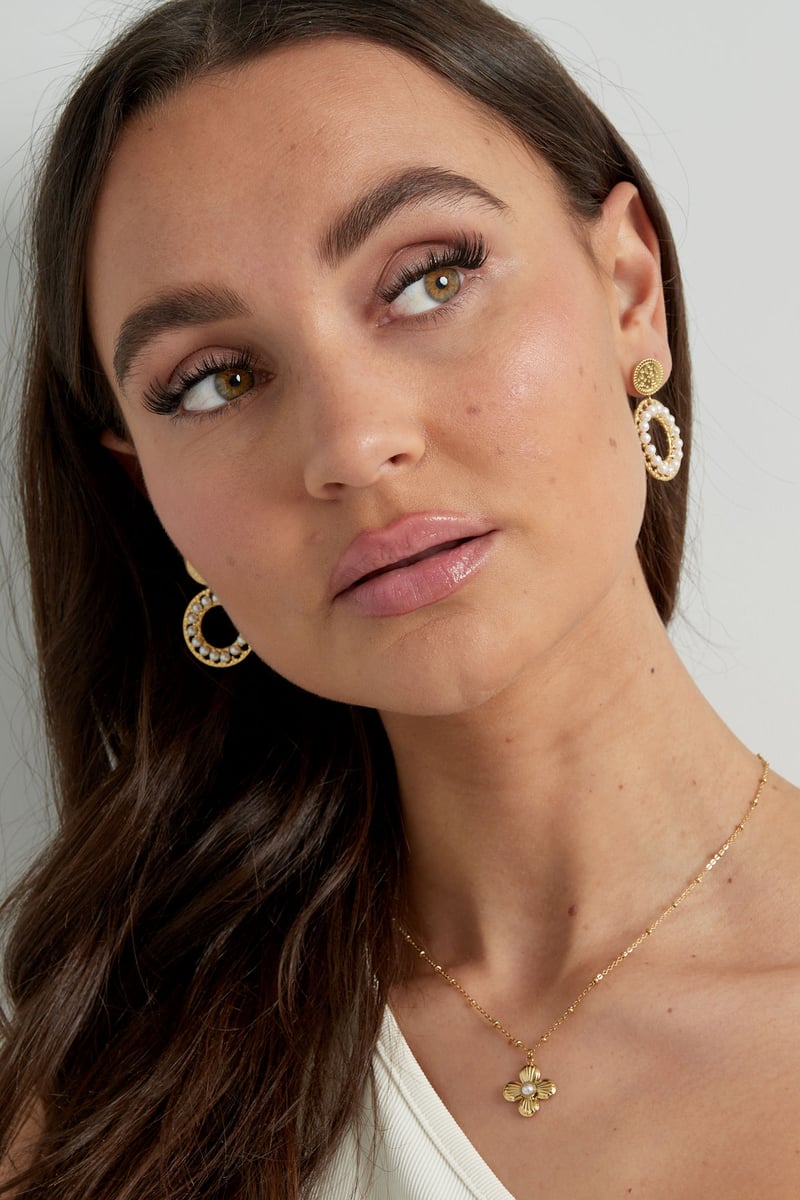 bloemen ketting met parel