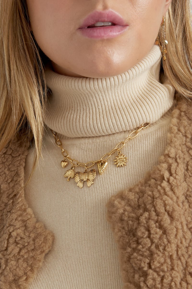 bedelketting charm stories