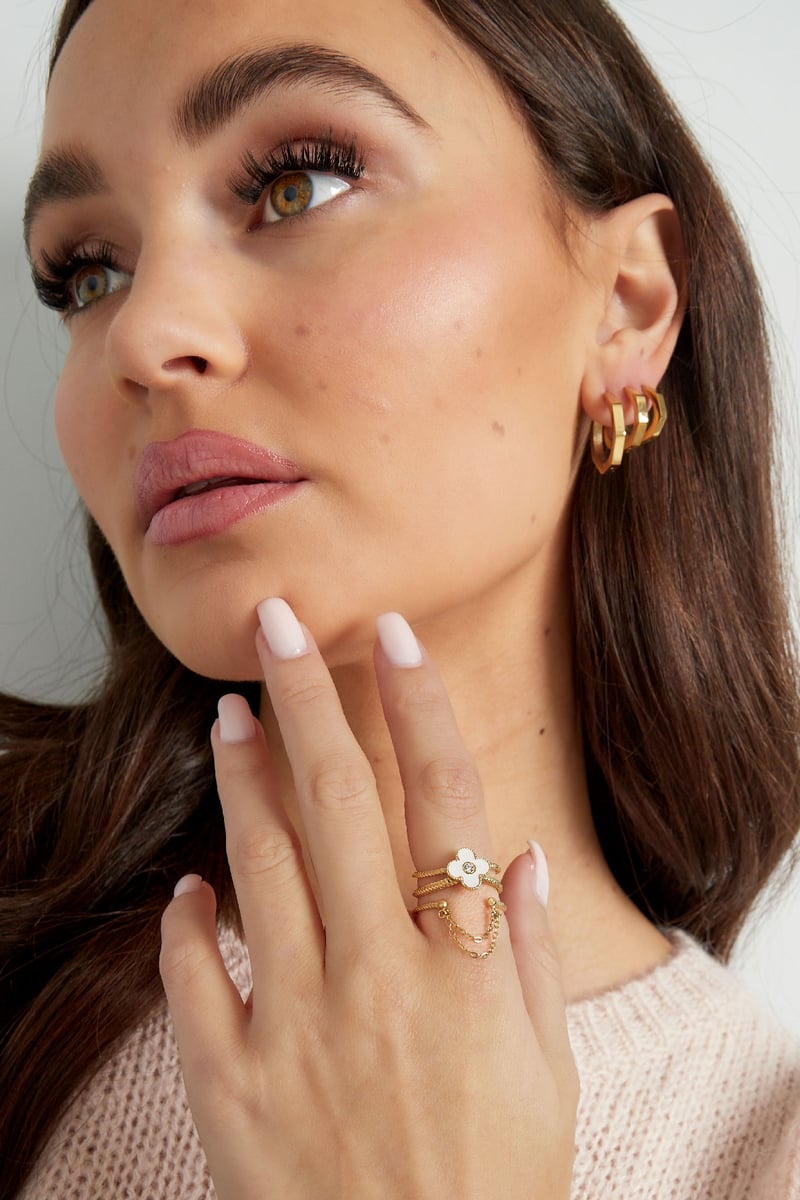 ring met bloemetje en ketting - zwart/ 