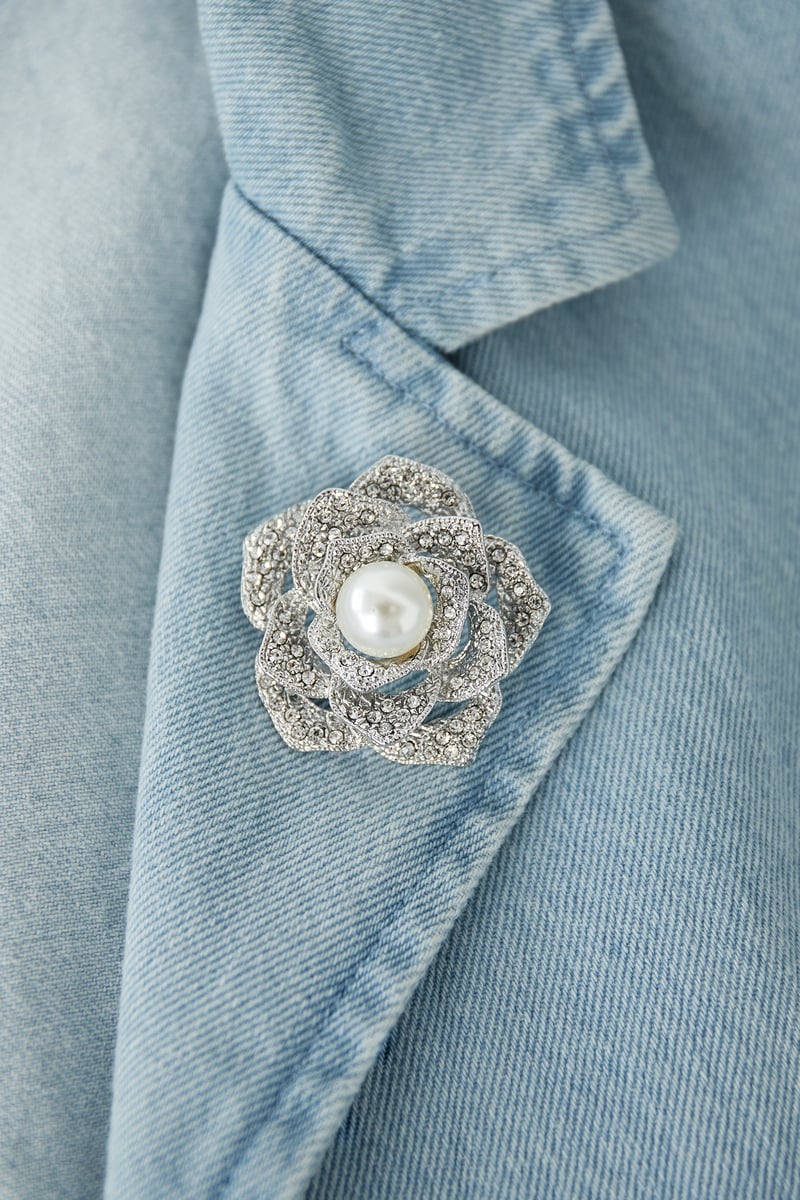 blooming grace brooche