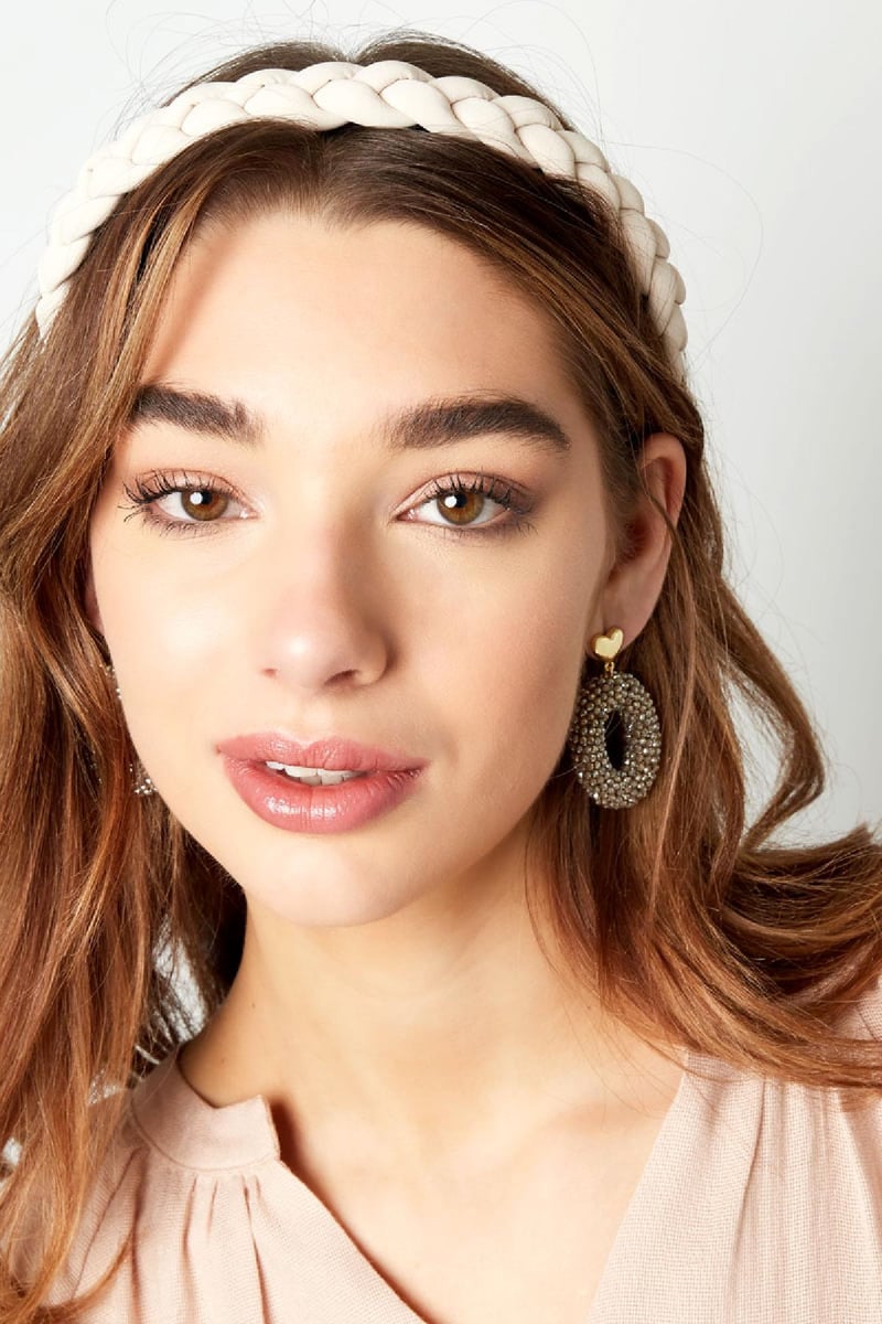 Oorbellen ovaal met kralen en hart detail Zwart Koper