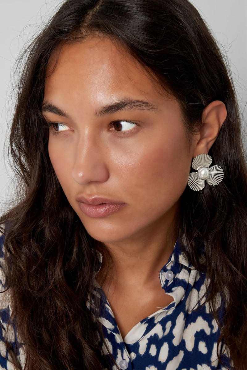 oorbellen bloem met parel