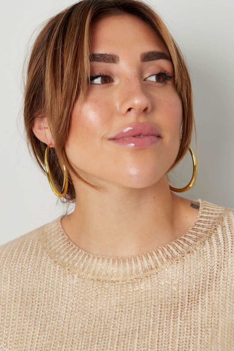 basic oorbellen met uiteenloping