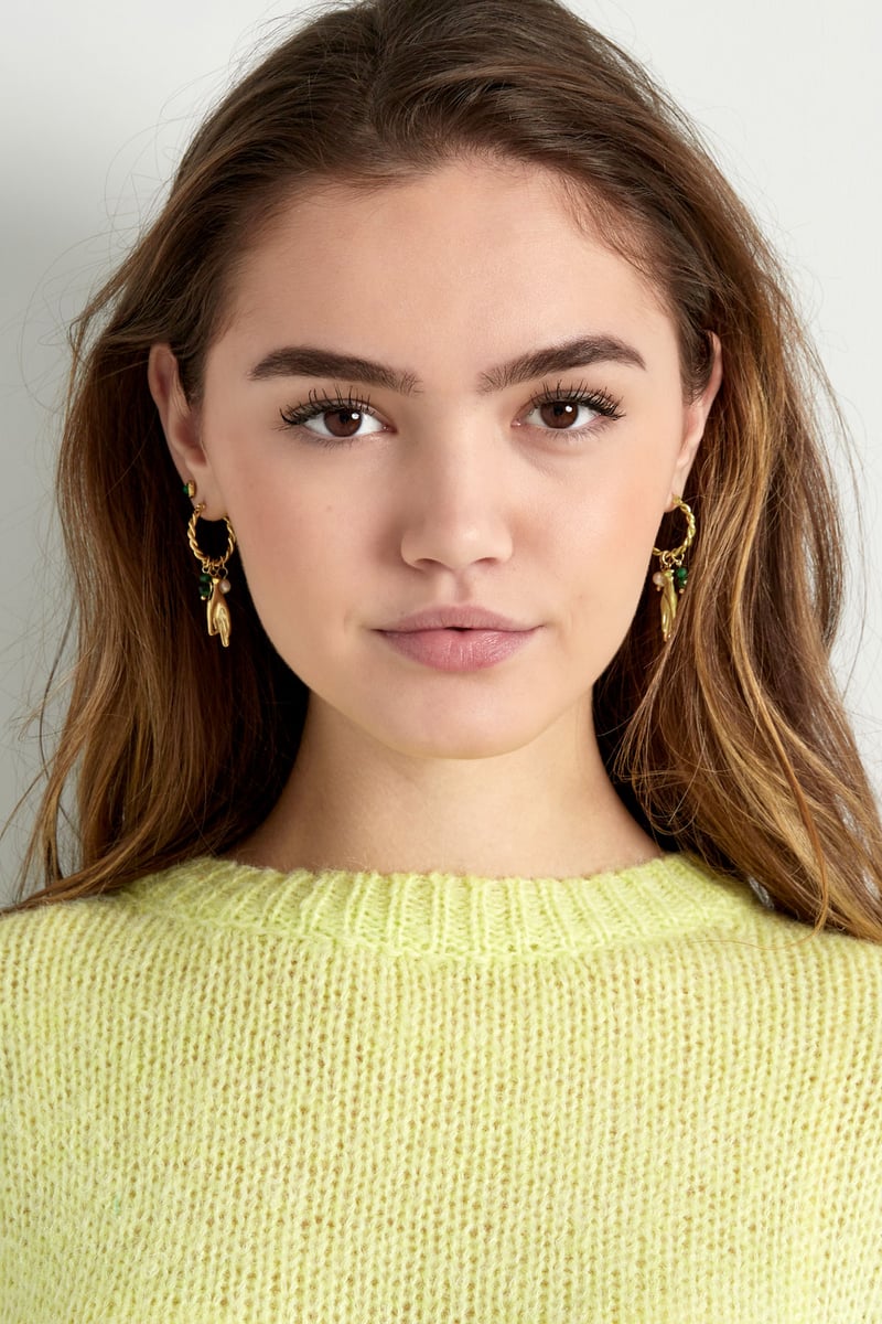 Oorbellen met hand en parelshangers - paars