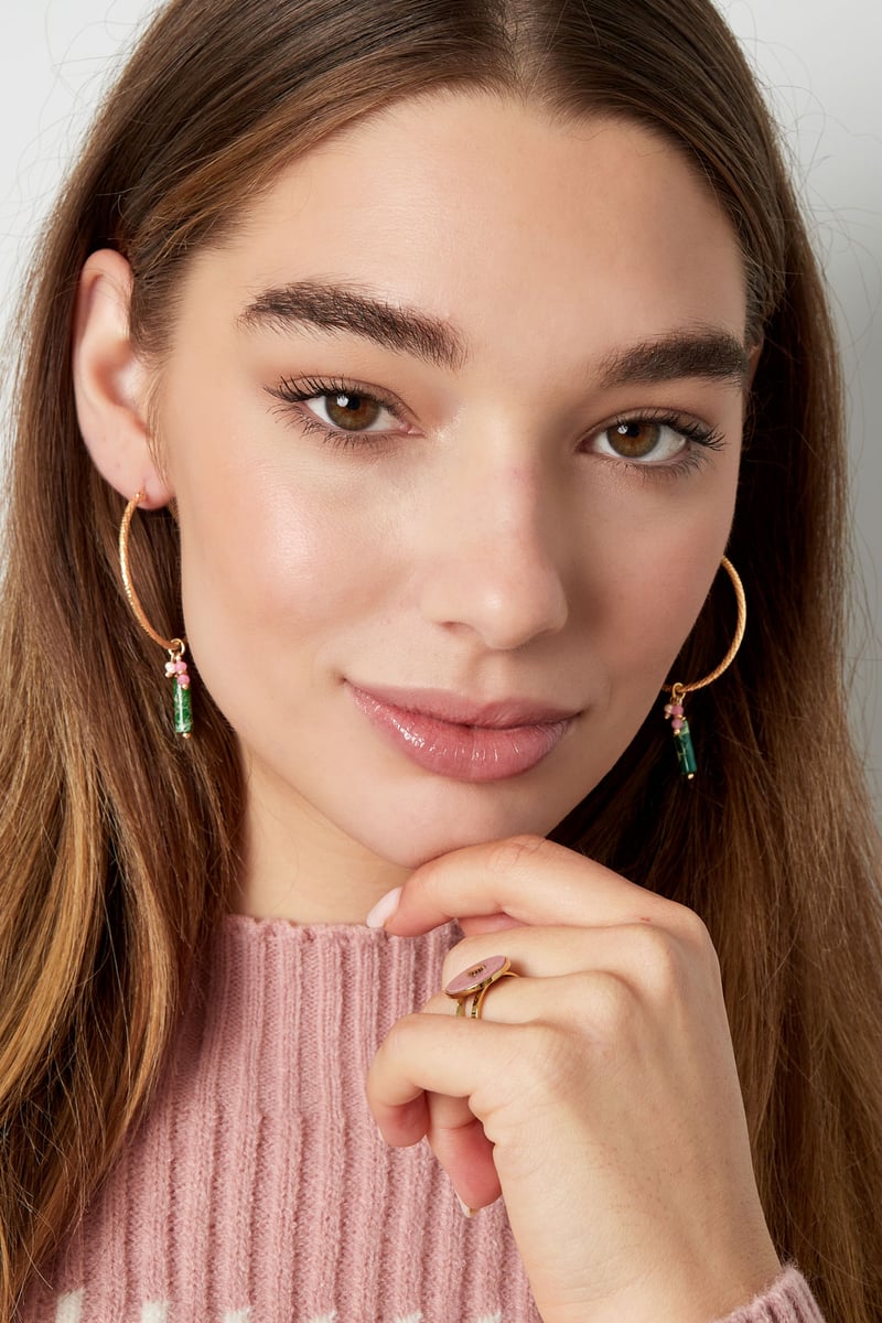 oorbellen relief met natuursteen en parel