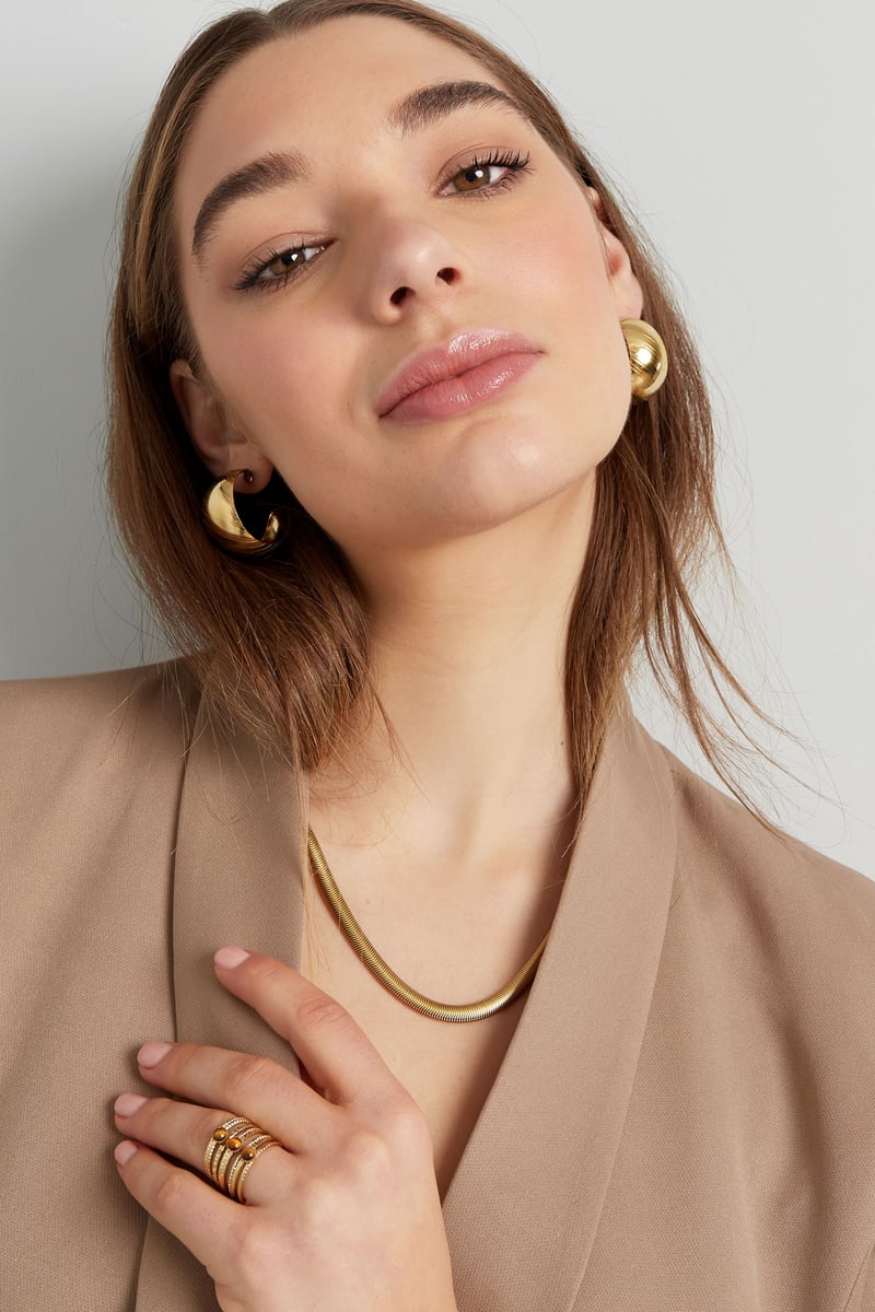 oorbellen geborsteld