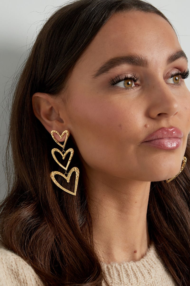 triple hart oorbel met structuur