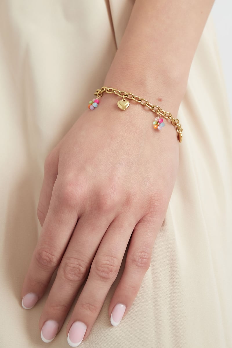 bedelarmband met gekleurde bedels