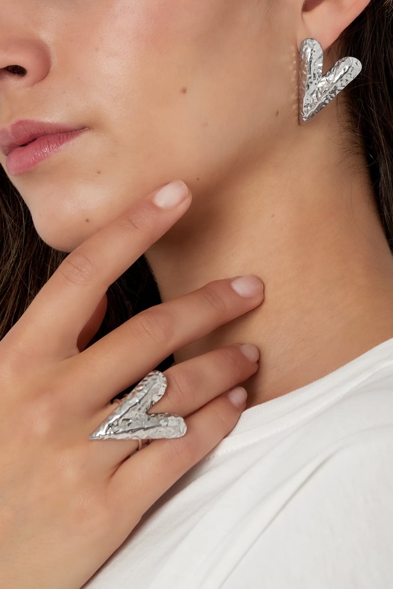 structured love oorbellen