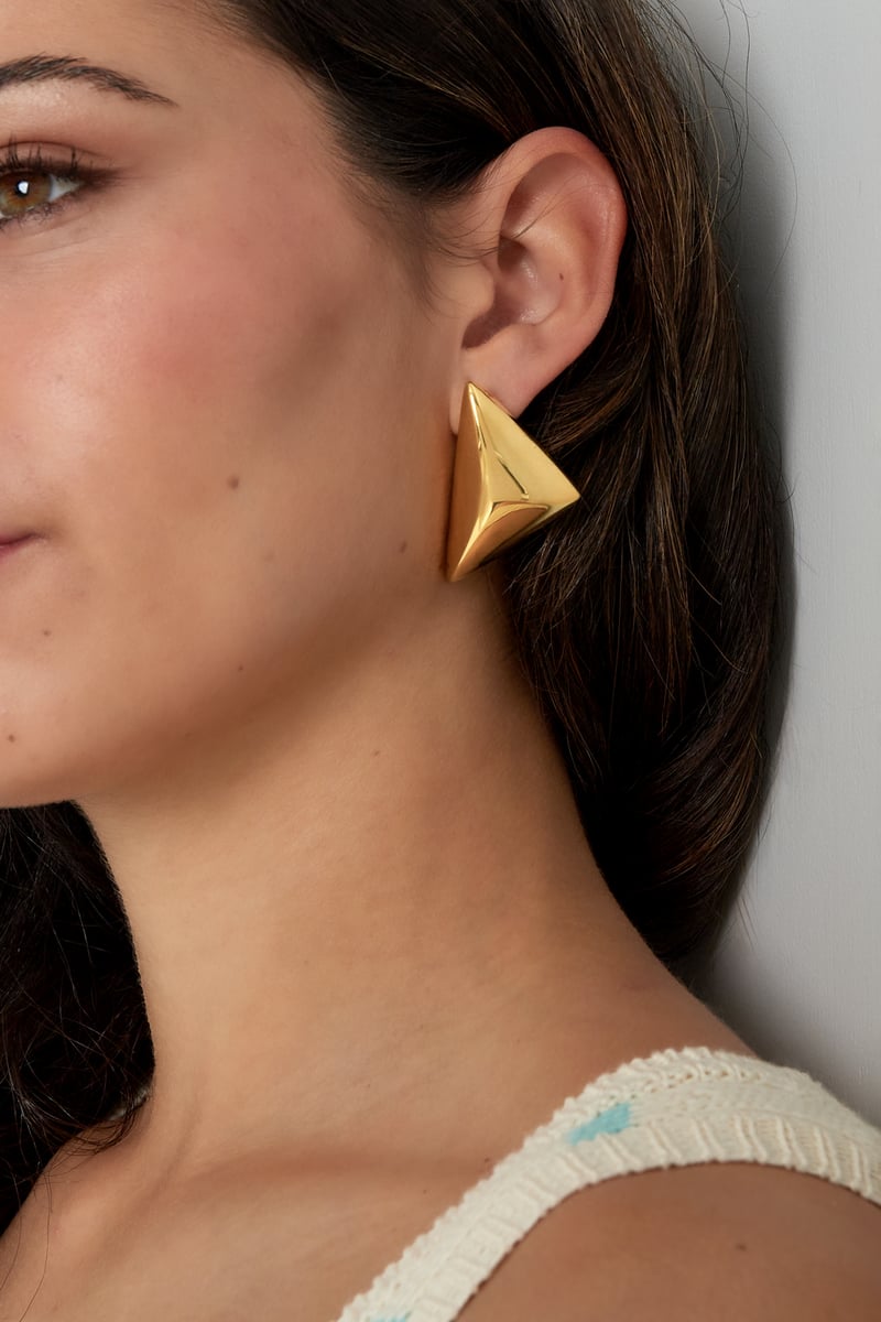 gevouwde driehoek oorbellen