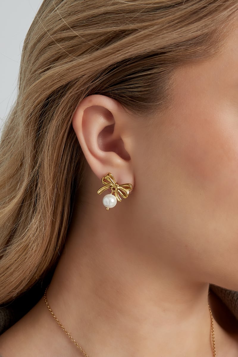 strikjes oorbellen met parel