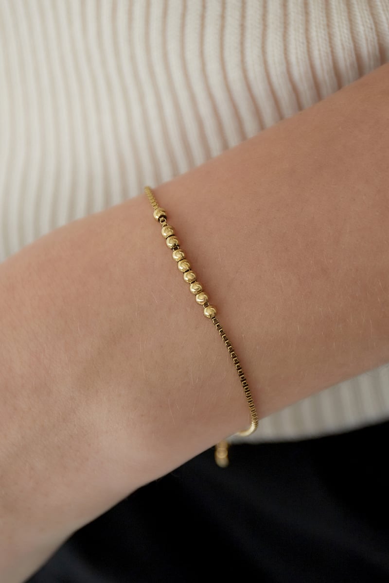 simpele armband met bolletjes