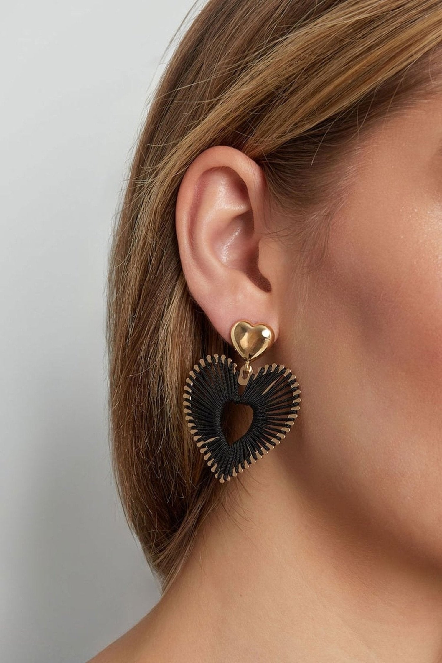 A Touch of Love oorbellen - zwart - Dames sieraden/Oorbellen/Oorbellen met druppelvorm - Fashionistisch