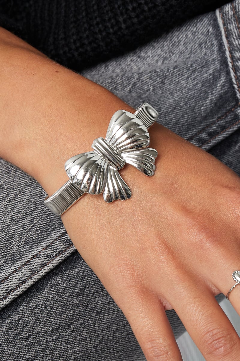 bow bangle armband