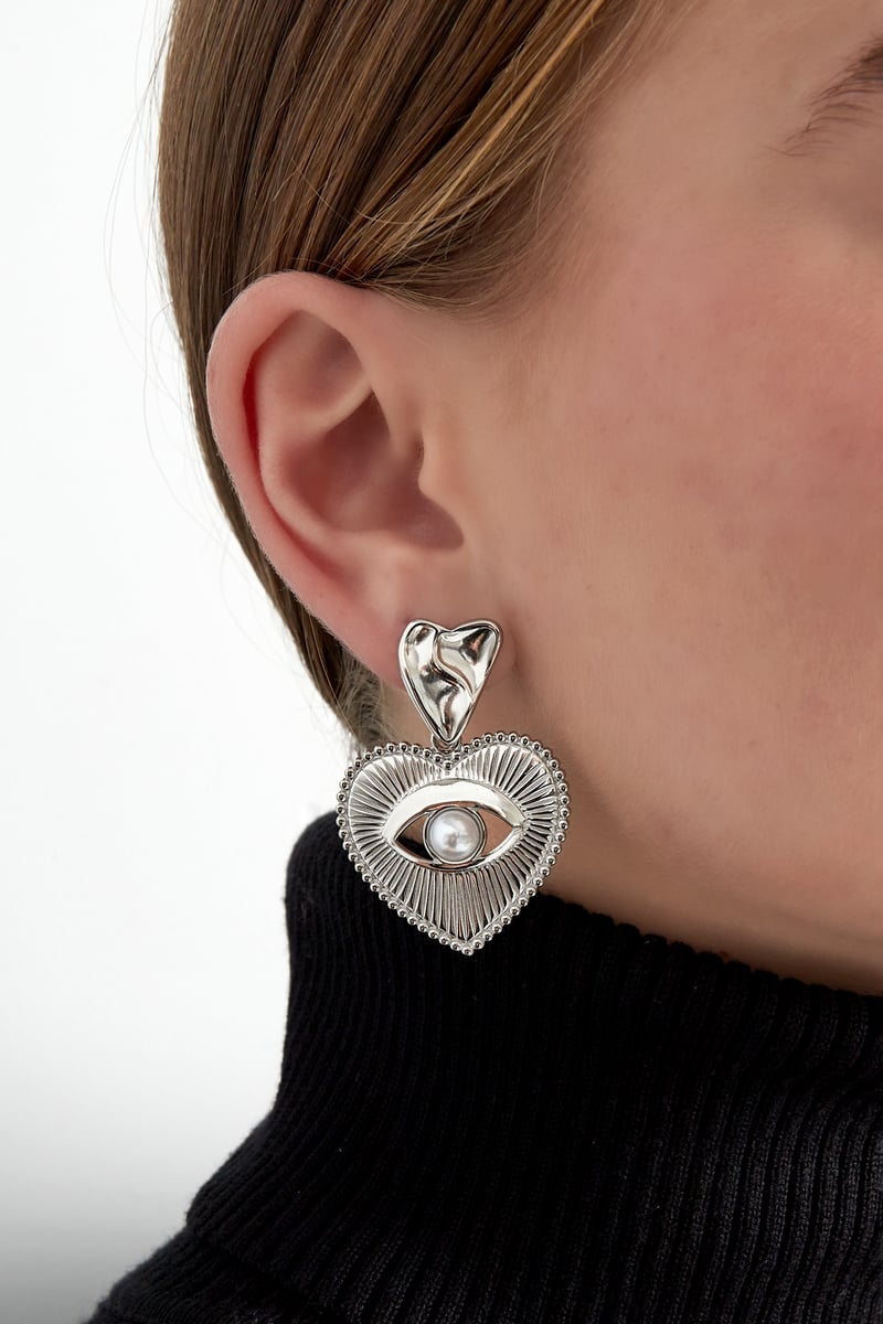 adoring eye oorbellen