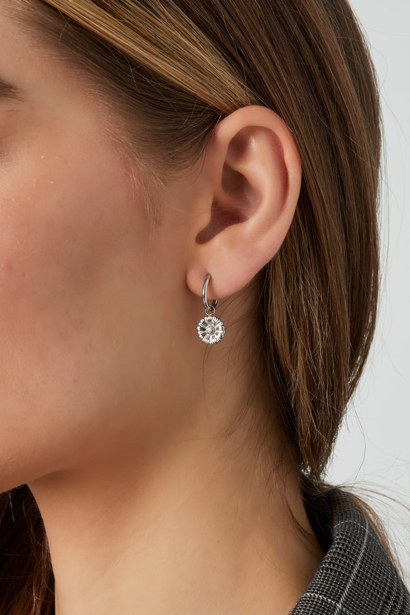 flora charm oorbellen