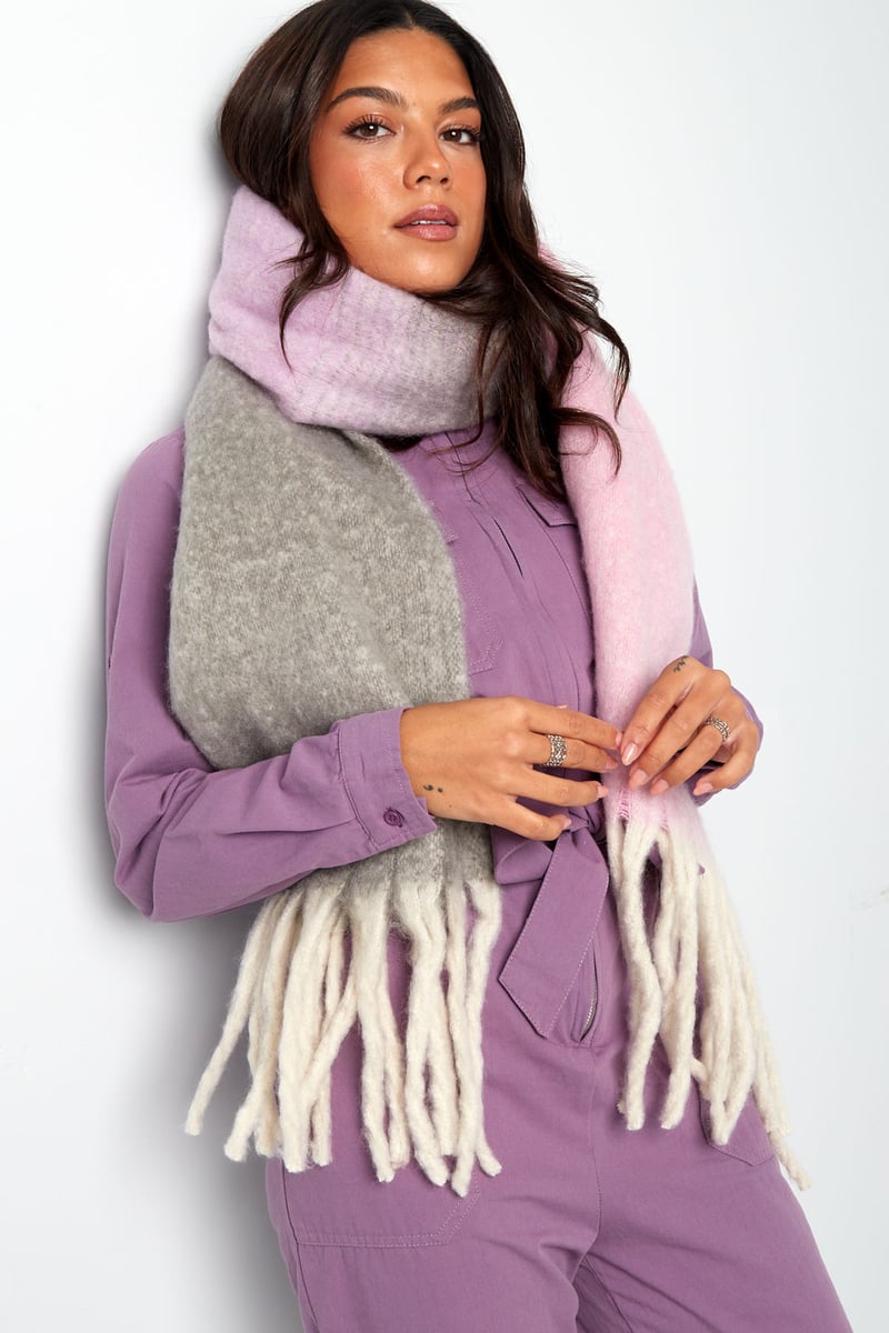 Gekleurde basic sjaal met slierten - beige