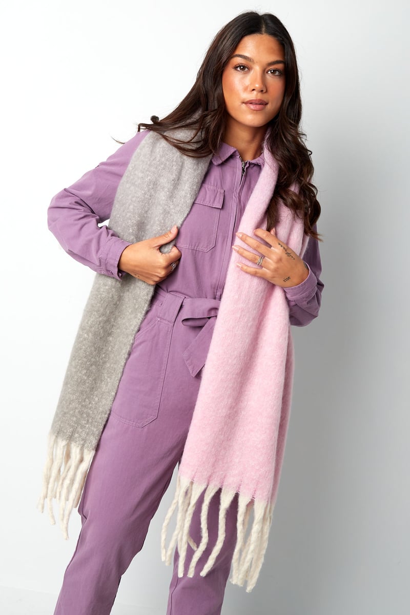 Gekleurde basic sjaal met slierten - beige