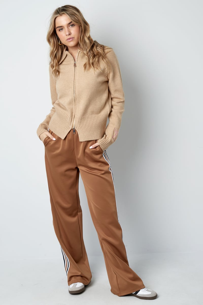 Gentle Glow vest - camel