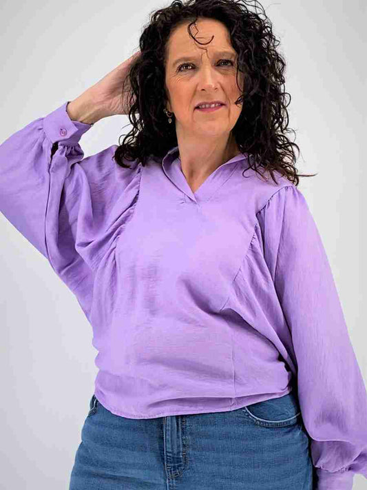lila top vlindermouwen