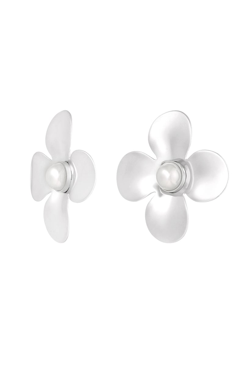 statement oorbellen floral pearl
