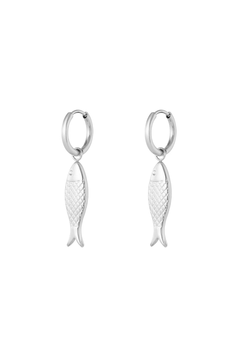 fish charm oorbellen
