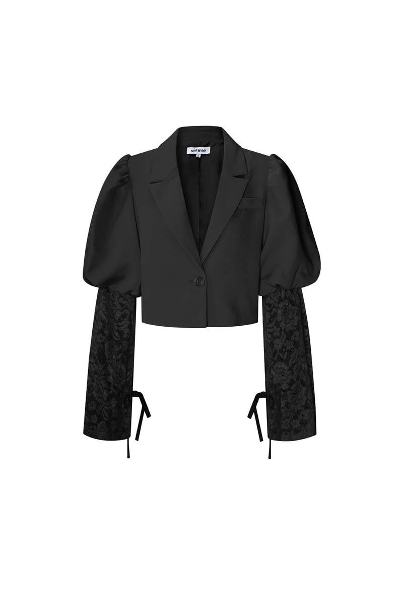 Trendy korte blazer met kant