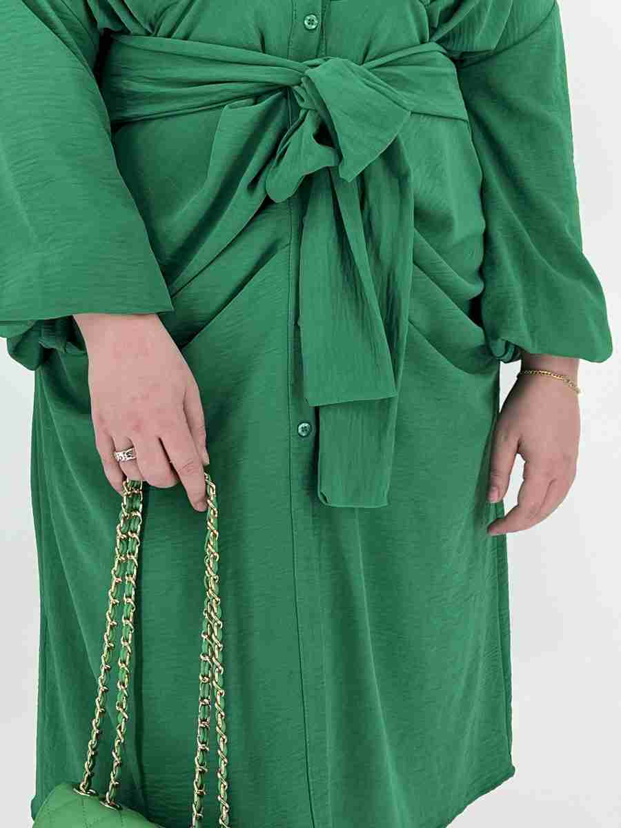 blouse jurk met vaste ceintuur en speelse plooien