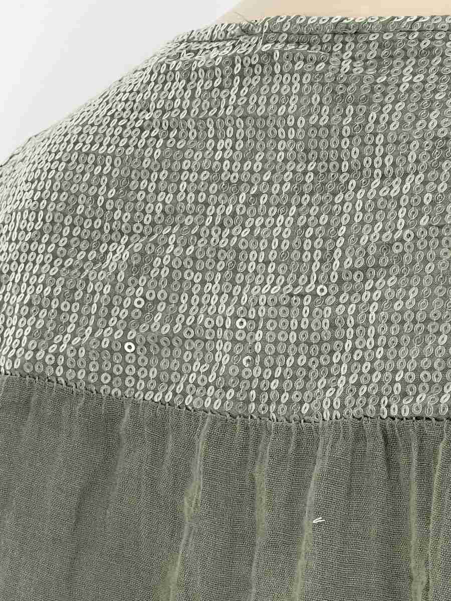 Top met borduursel en Paillette op de rug