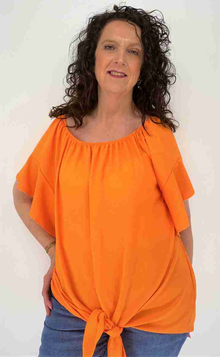 knoop off shoulder shirt