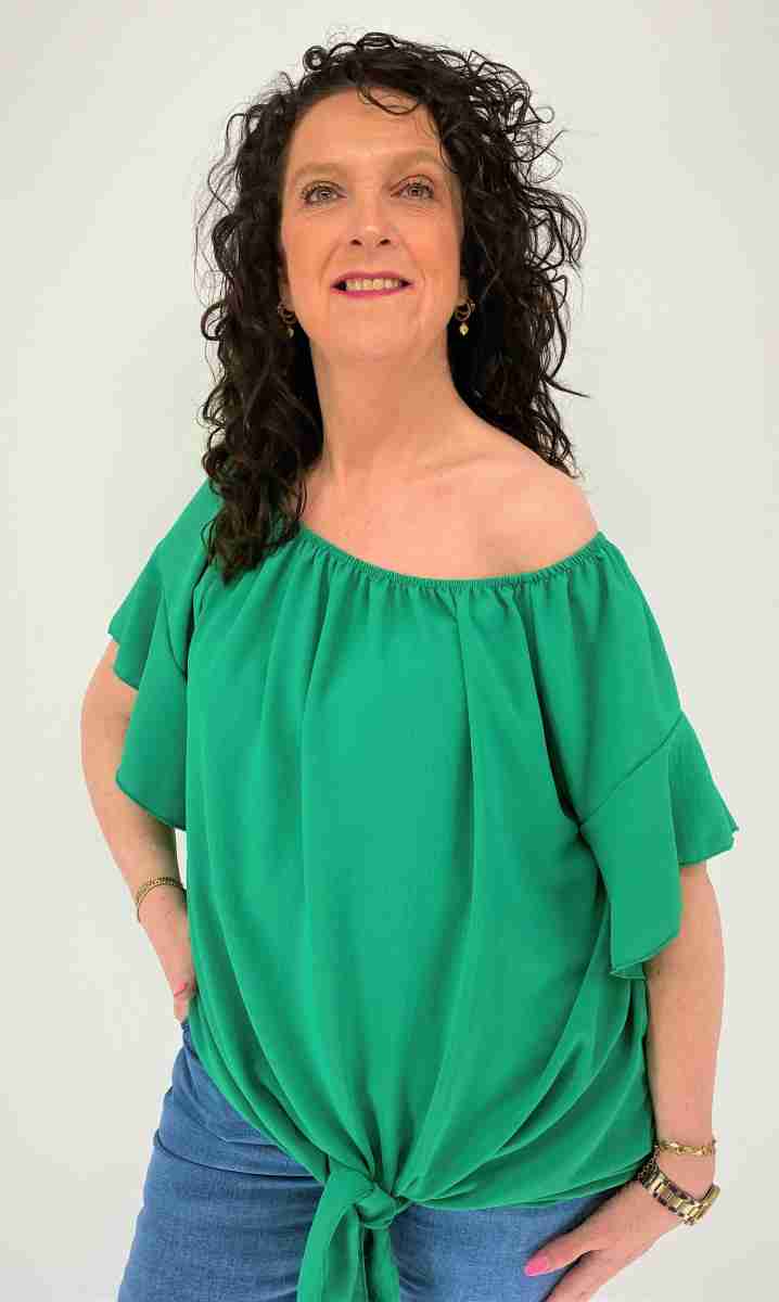 knoop off shoulder shirt