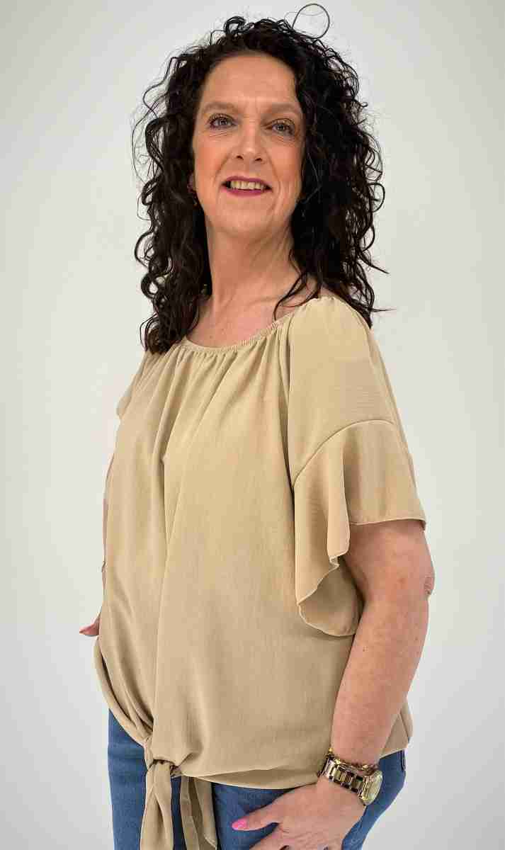 knoop off shoulder shirt