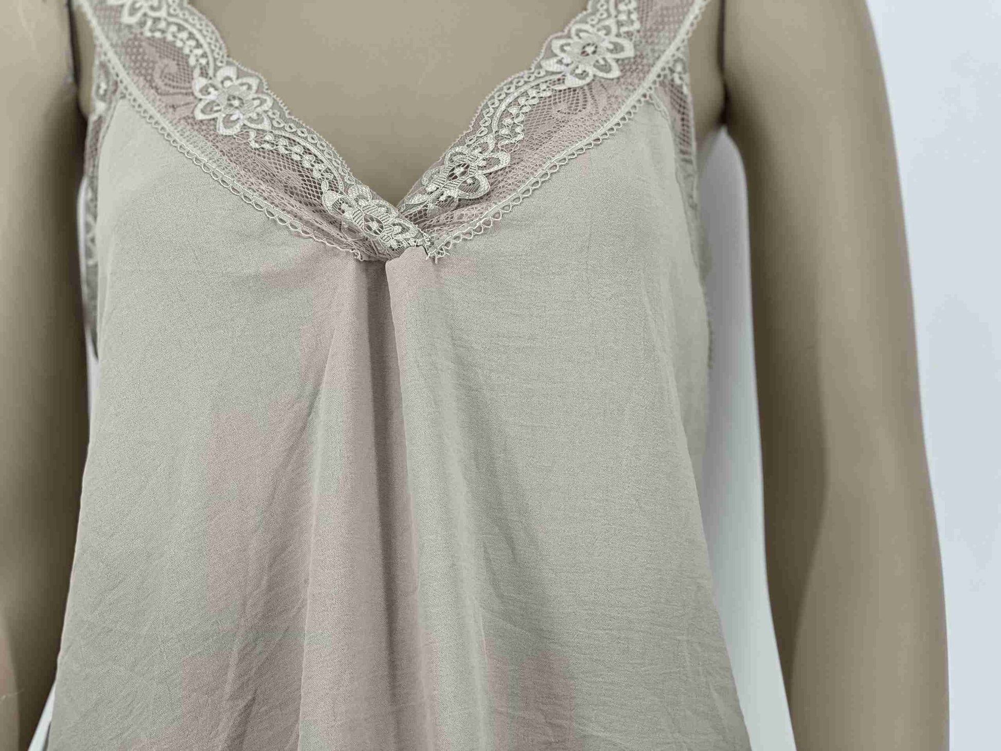 Basic Top met Kant Wit