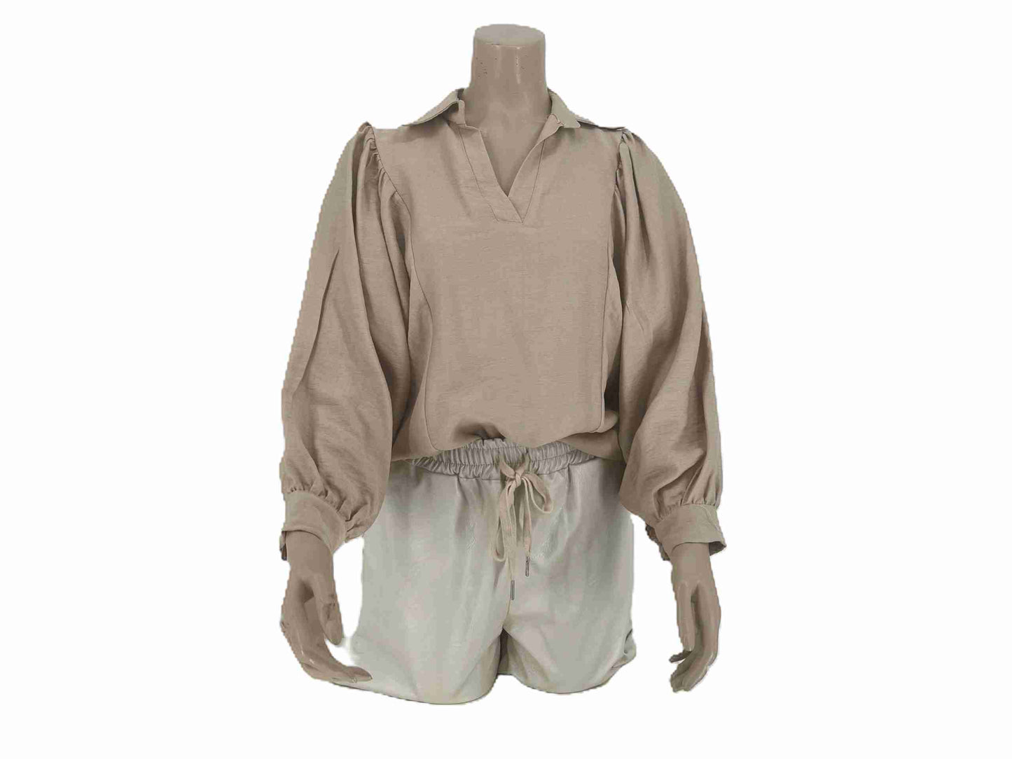 beige top vlindermouwen