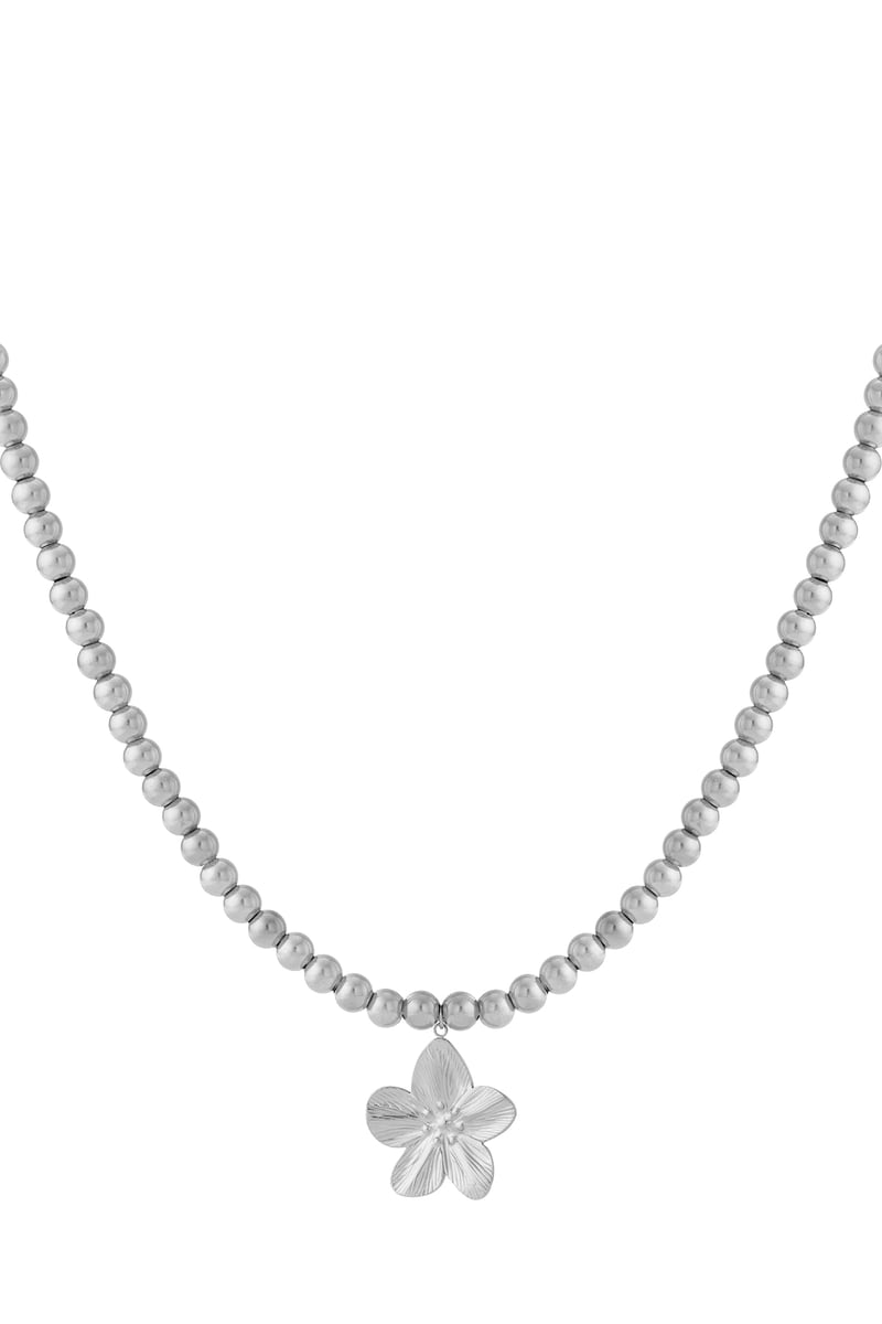 8mm holle kralenketting met een bloem
