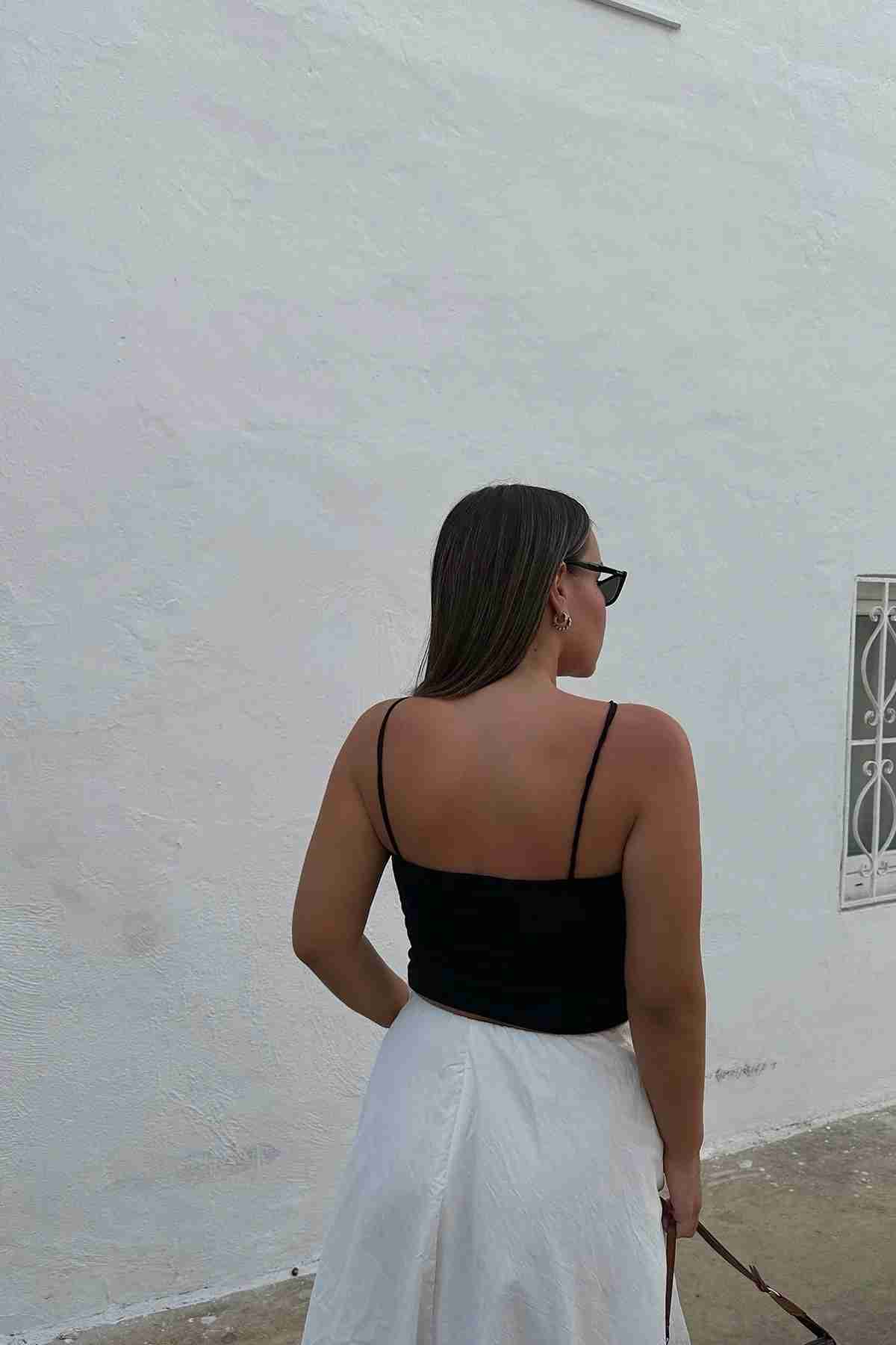 Zwarte crop top met rozendetail