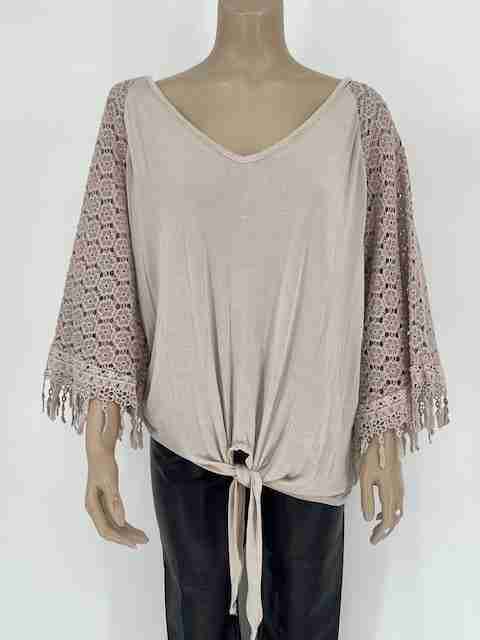 Ibiza knoopshirt  met kant mouwen beige
