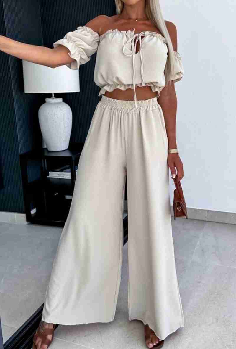 Set Broek met Off Shoulder Croptop